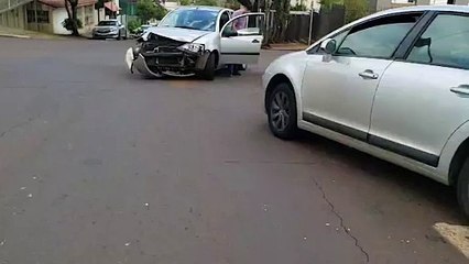 C3 e C4 se envolvem em colisão no Centro de Cascavel