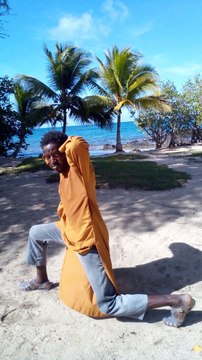 Santé et bien être : exercice d étirements et de préparation physique.