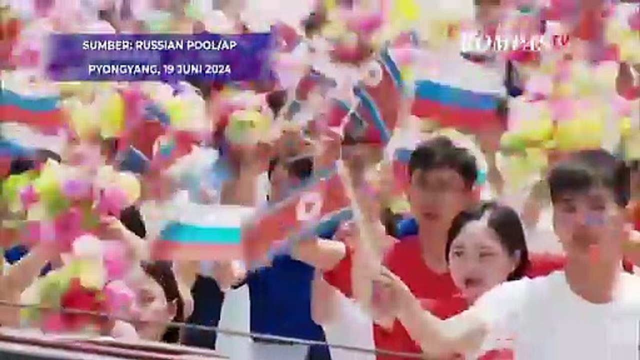 Senyum Putin saat Disambut Para Anak-anak Pyongyang Bersama Kim Jong Un