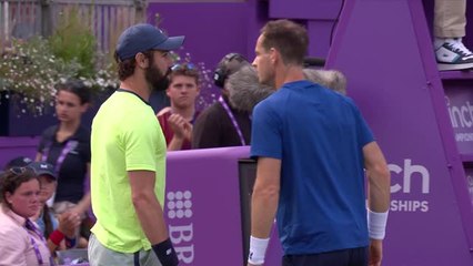 Murray forced to retire against Thompson with leg injury at Queen's