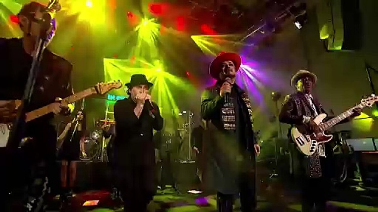 Karma Chameleon (Live) - Culture Club Feat. Boy George