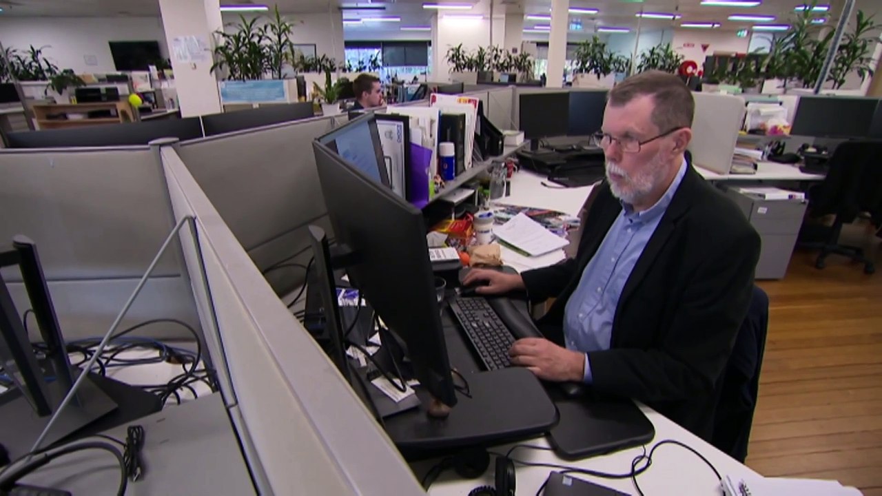 Report shows women in public service are paid 13.5% less than men, with even larger gap in the private sector