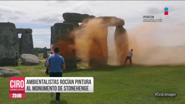 Ambientalistas rocían pintura sobre el monumento británico Stonehenge