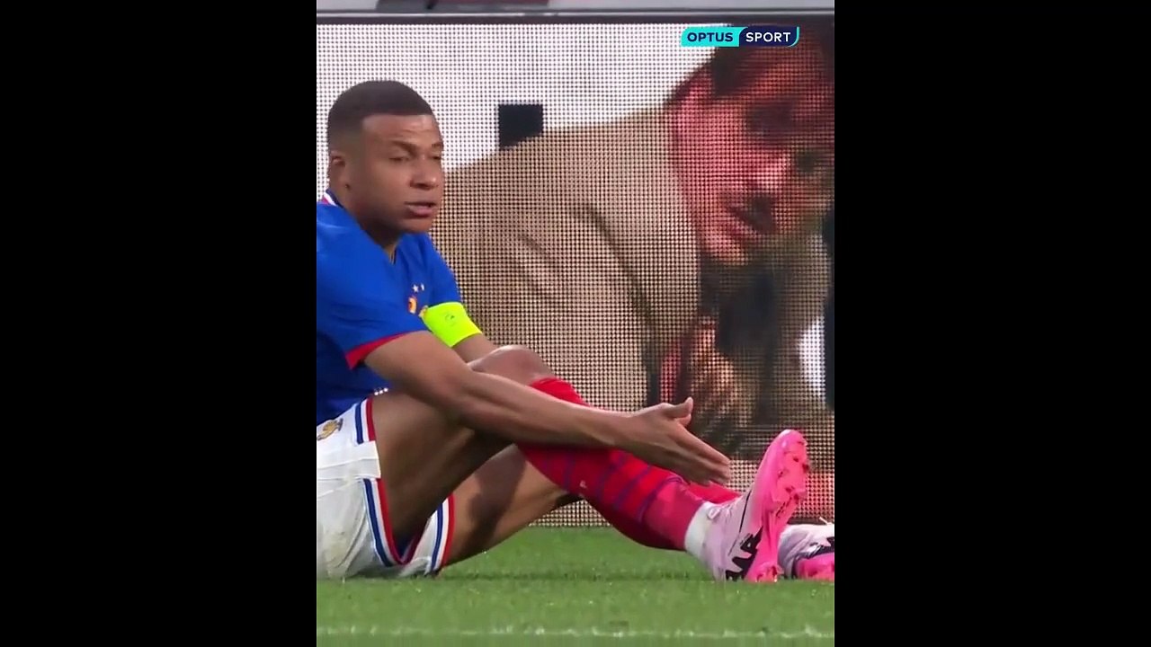 Quand Mbappé se faisait troller par un panneau publicitaire en plein match
