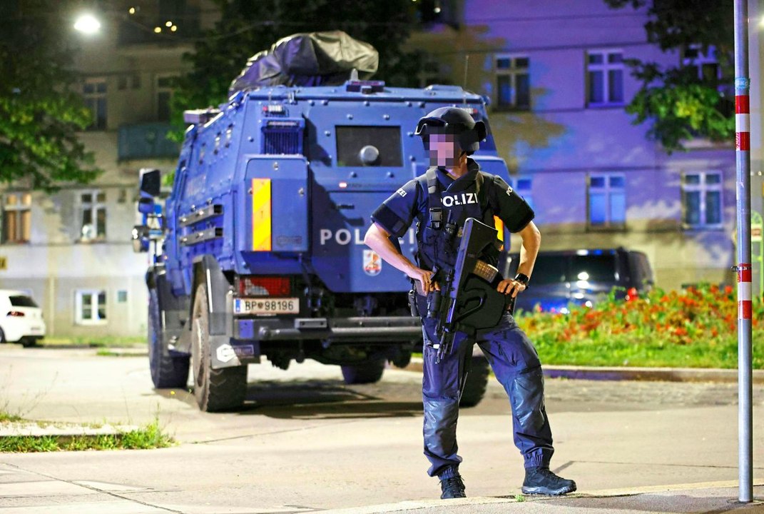 Polizei-Großeinsatz in Wien - Verdächtiger erlag Verletzungen