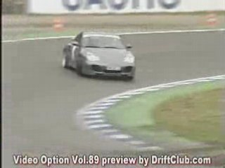 Drifting-porsche-911-turbo-drifting
