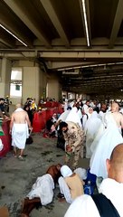 #jumrt ky Munazir jahyn py Muslman Shatan ko pather marty hn #islamic Informative viralvideo please follow me