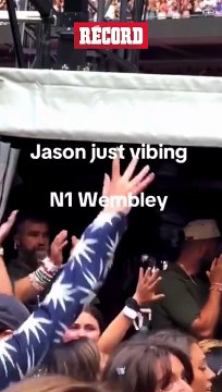 TRAVIS Y JASON KELCE SE REENCONTRARON CON TAYLOR SWIFT EN THE ERAS TOUR EN WEMBLEY