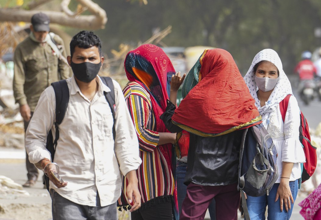 देशभर में हीटवेव का जानलेवा अटैक, स्वास्थ्य मंत्री ने दिए कई सख्त निर्देश