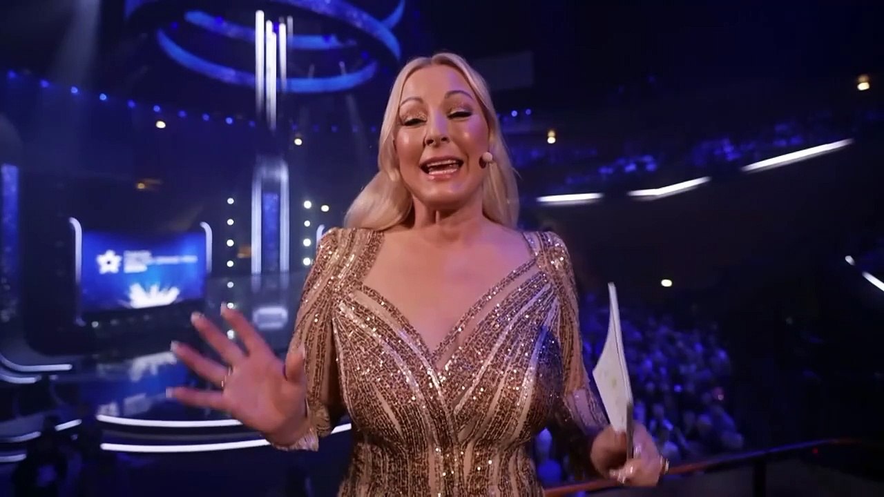 Stéphanie Surrugue & Kirsten Siggaard | Dansk Melodi Grand Prix 2024 | DRTV