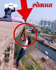 पुण्यात तरुणीचा जीवघेणा स्टंट! पाहा काय केलं...
