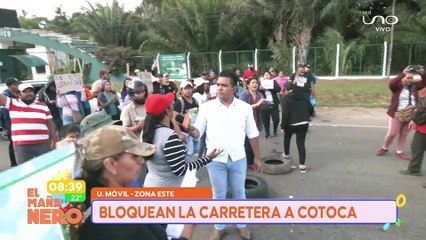 SCZ BLOQUEAN LA CARRETERA A COTOCA