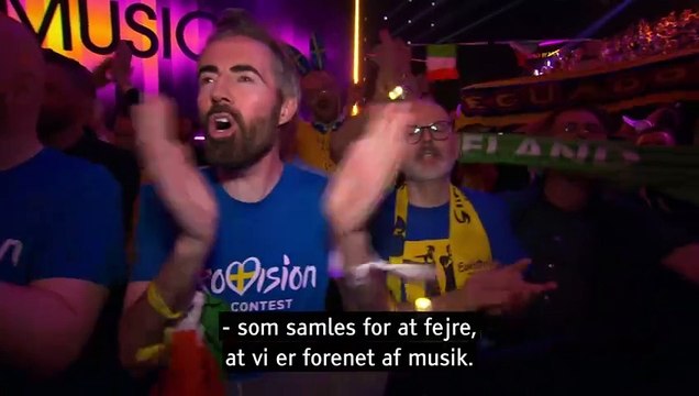 Petra Mede & Malin Åkerman fortæller: 1. Og vi har en besked til jer 2. resume på 67 år i ESC 3. har vi en besked til dig | Eurovision Song Contest 2024 | DRTV