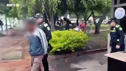 Capturado cuando pretendía evadir a las autoridades portando un arma de fuego tipo lapicero en Bogotá