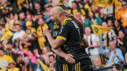 Dillyn Leyds Celebrates 100 Matches with the Jaune et Noir ⚫️