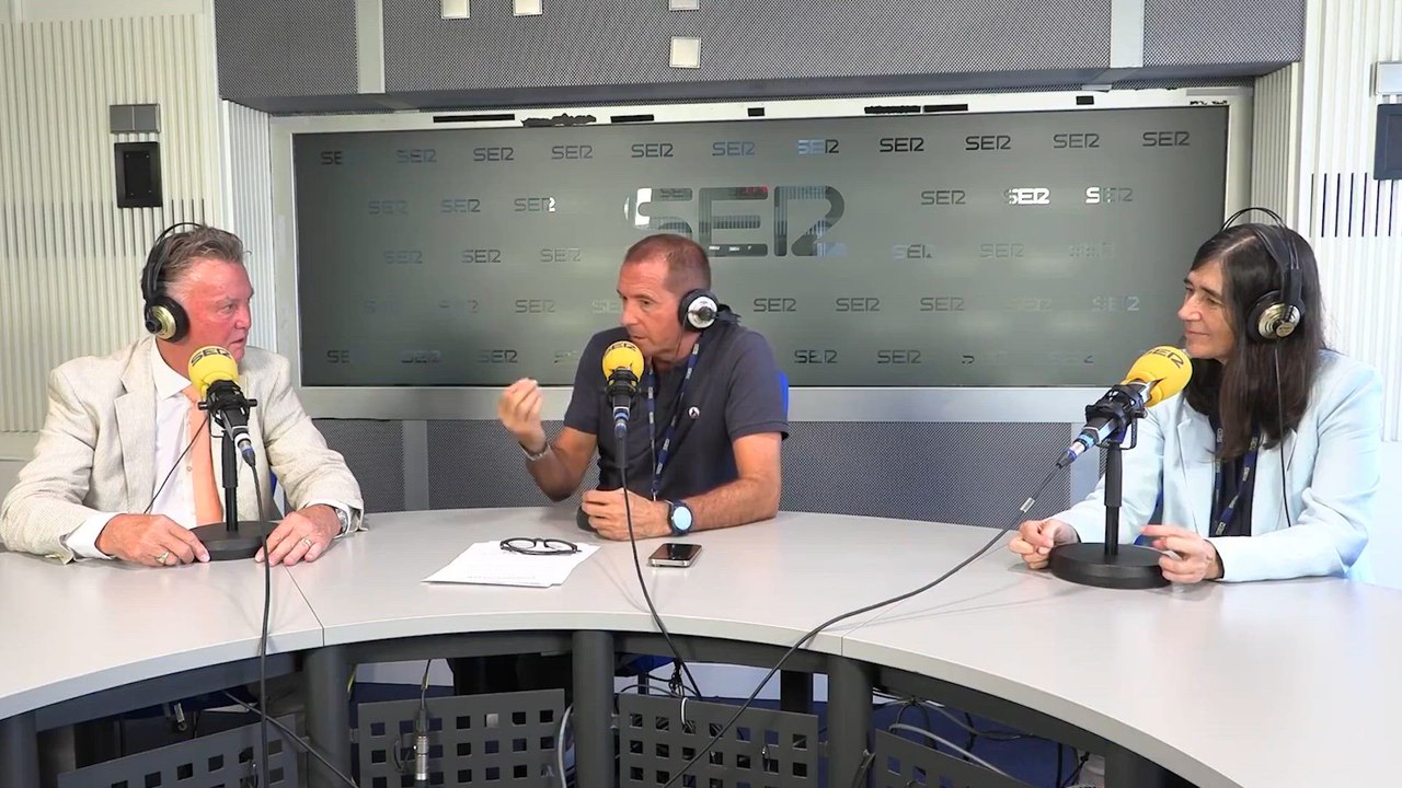 Entrevista de Manu Carreño a Louis van Gaal