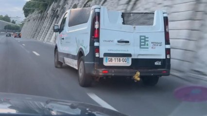 Laugh-out-loud moment as friends stumble upon a van defying convention with its missing roof