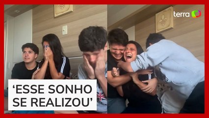 Ao lado dos filhos, mulher se emociona ao descobrir que passou em concurso para ser juíza