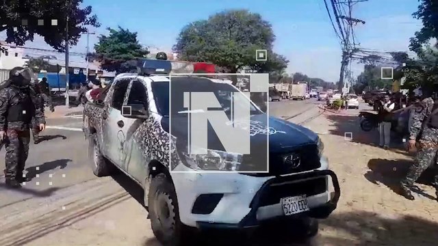 Turba de ‘contrabandistas’ causaron destrozos en la Aduana al intentar un camión en Santa Cruz