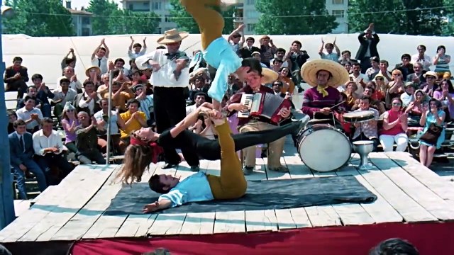 Cambazhane Gülü Fadime (1971) - Filiz Akın