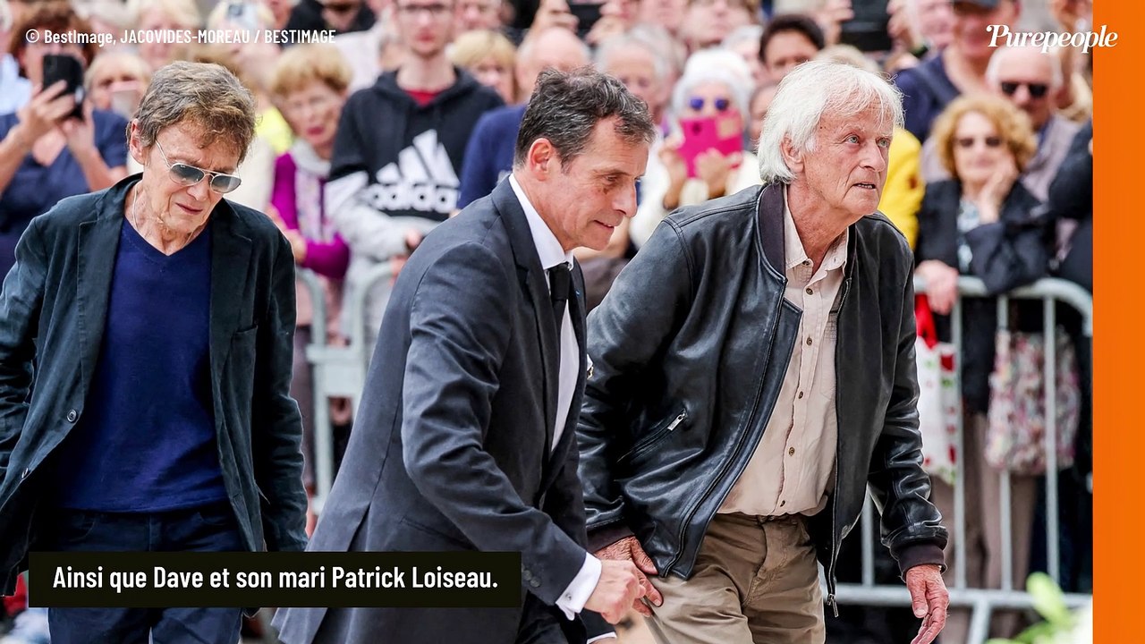 PHOTOS Matthieu Chedid et Julien Clerc soutenus par leurs discrètes compagnes pour dire adieu à Françoise Hardy
