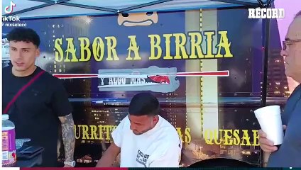 JUGADORES DEL TRICOLOR SE 'ECHAN' TAQUITOS DE BIRRIA PREVIO AL DEBUT VS JAMAICA EN COPA AMÉRICA