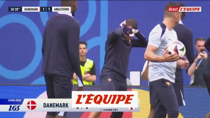 Kylian Mbappé s'entraîne avec son masque - Euro 2024 - Bleus