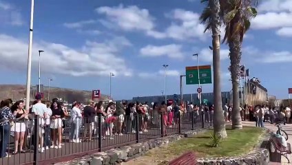 Karol G deja “plantados” a sus fanes de Tenerife