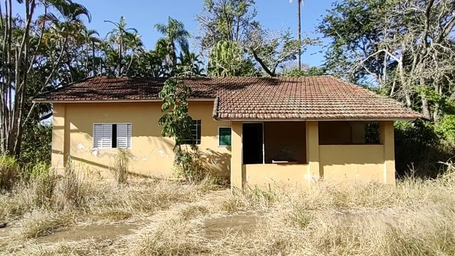 CASA DO CASEIRO DO CASARÃO, TINHAM ALGUNS MÓVEIS DENTRO e QUASE LEVEI UM TOMBO