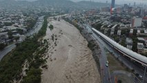 Se desborda el Río Santa Catarina en Nuevo León
