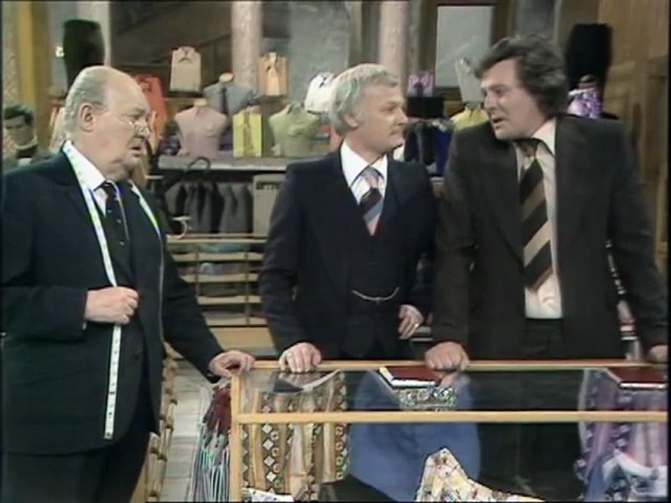 Are You Being Served - S04 E06 - Oh What a Tangled Web