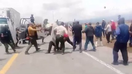 Veracruz: Dos campesinos mueren en desalojo de protesta contra Granjas Carroll