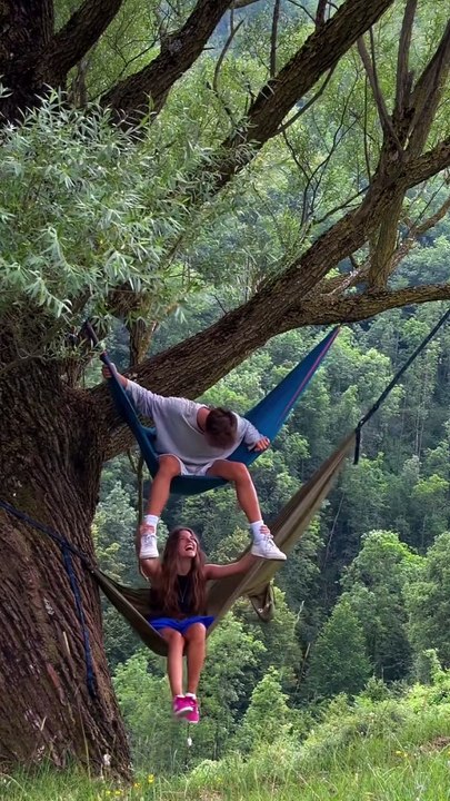 #hammock #couplegoal #campinglife @Albert Vicente