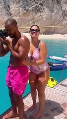 Ashley Graham: Διακοπές στην Κεφαλονιά για τo plus size μοντέλο