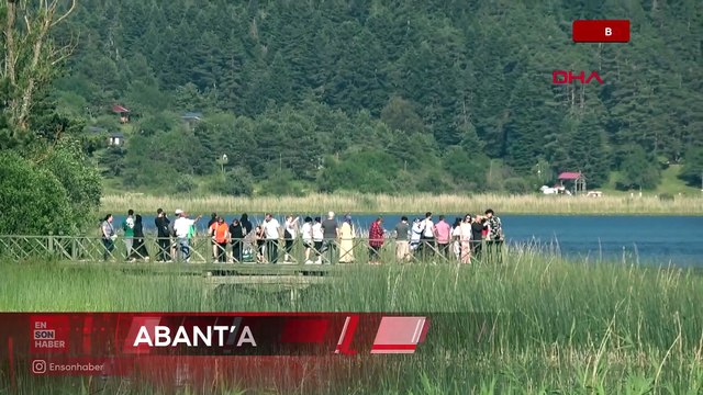 Abant Gölü Milli Parkı, tatilcilerin akınına uğradı