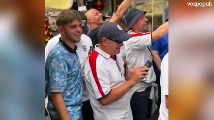 Fans ingleses hacen esto a un compatriota dormido en la Eurocopa
