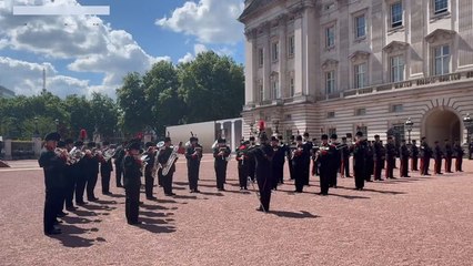 Buckingham Palace military band play rendition of Taylor Swift’s Shake It Off