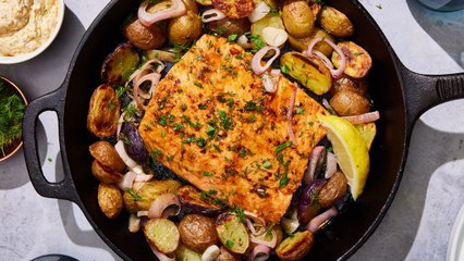 This One-Pan Salmon & Potato Skillet Dinner Is A New Weeknight Favorite