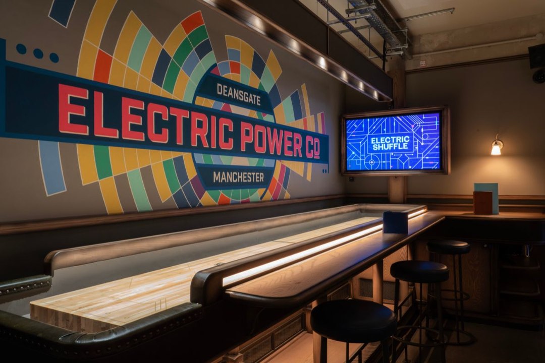 We visited Manchester's new shuffleboard bar - Electric Shuffle