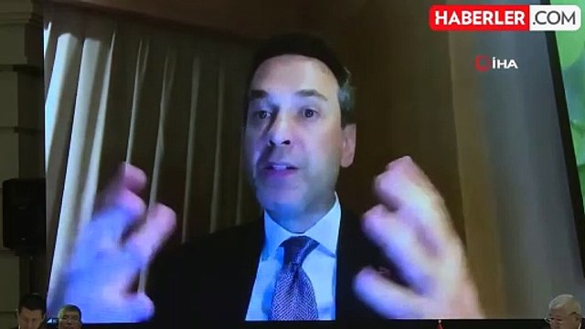 Bakan Bayraktar: Türkiye, 12 yıl içinde 60 gigavat güneş ve rüzgar enerjisi eklemeyi hedefliyor