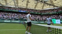 Halle - Renversé par Zverev, Fils s'arrête juste avant le dernier carré