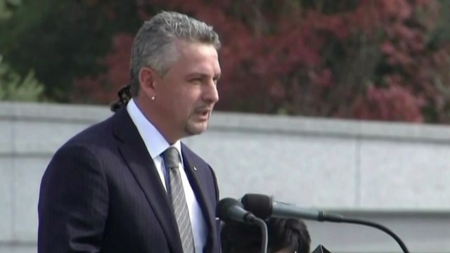 이탈리아 축구 스타 바조, 자택 총기 강도 피해 / YTN