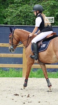 La jeune cavalière Giulia Sarkozy, fierté de Carla et Nicolas au « Jumping Eiffel »