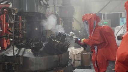 군산 화학약품 공장 폭발..."다친 사람 없어" / YTN