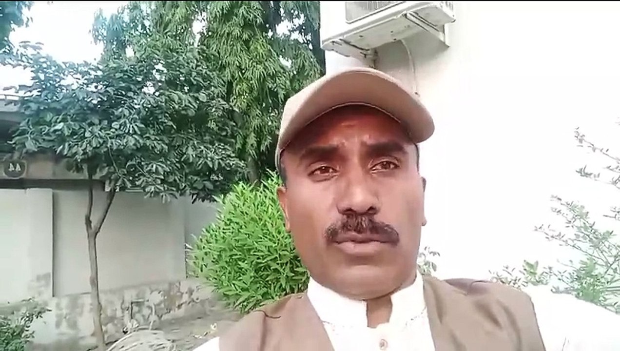 گجرات سردار پورہ میں موبائیل شاپ پر دوران ڈکیتی ایک ملزم گولی لگنے سے زخمی