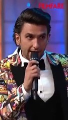 Funny entertainment video#FilmfareThrowbackSeries_ #ShahRukhKhan being his charming self at the #FilmfareAwards. 