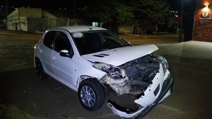 Colisão entre Celta e Peugeot 207 é registrada no Alto Alegre