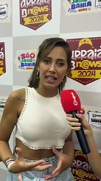 Raquel Tombesi fala sobre os desafios de assumir o comando da banda Cheiro de Amor