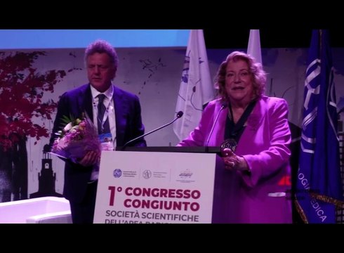 Congresso Sirm, Diana Bracco riceve la medaglia d’oro per l’impegno a favore della radiologia
