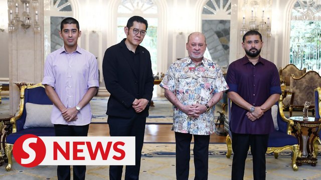 Bhutan King meets Malaysia's monarch at Johor Palace